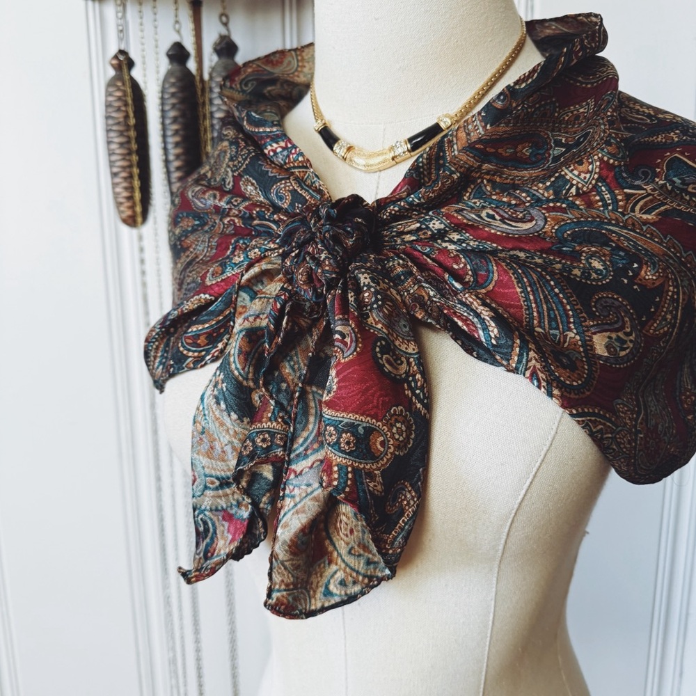 Vintage Satin Brocade Paisley Shoulder Wrap Shawl - Picture 2 of 4